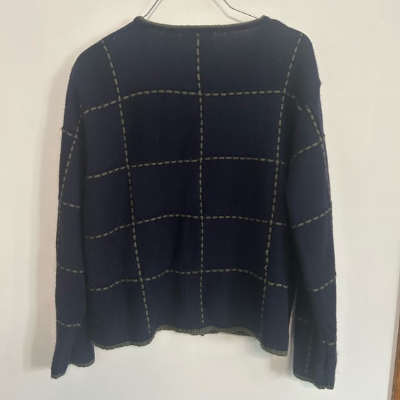 Cozy Navy Leaf Patterned Sweatshirt - Picture 2 of 6
